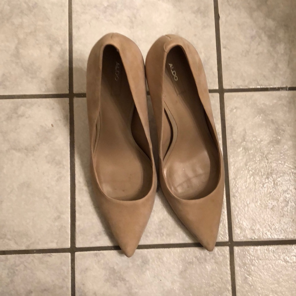 aldo nude pumps